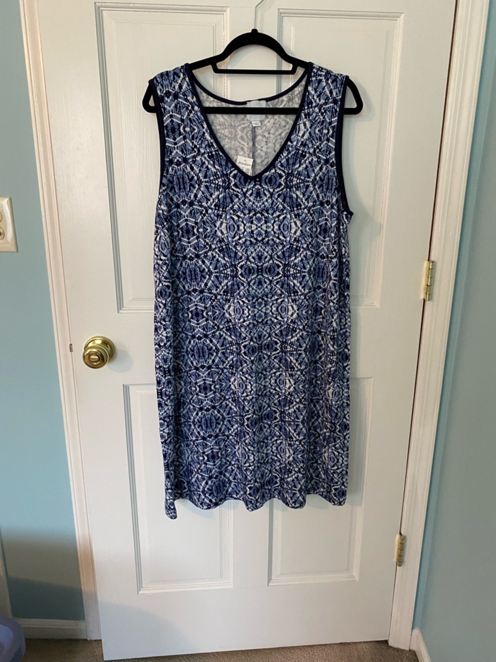 Dress Barn Blue Patterned Sleeveless V-Neck Dress